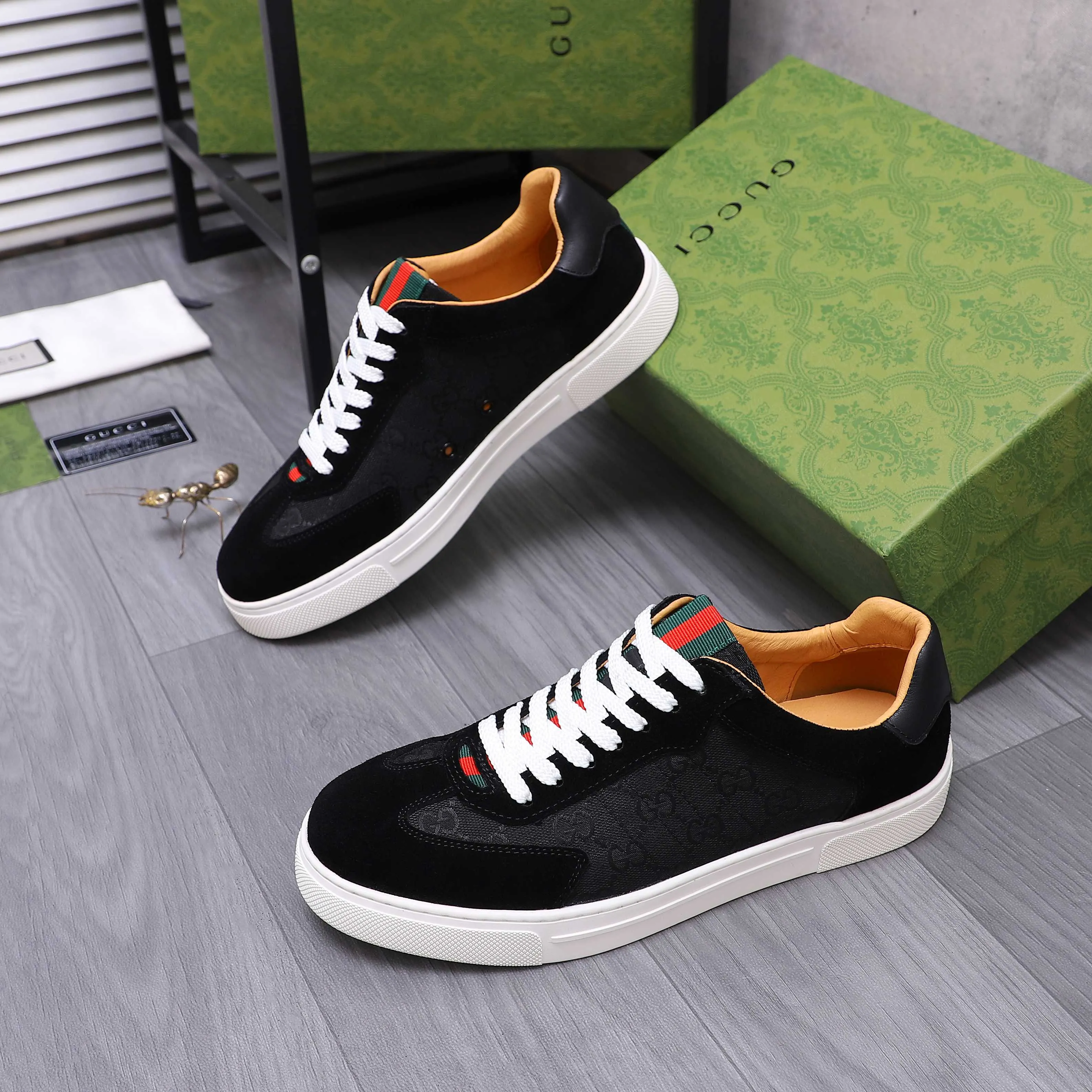 Men's shoes 💰p400 Product trademark: GUCCI "Gucci" casual lace-up men's shoes Regular size: 38-45 (45 is custom-made and non-returnable) Product materials: Selected classic woven stitching frosted cowhide upper, pigskin lining, original rubber outsole